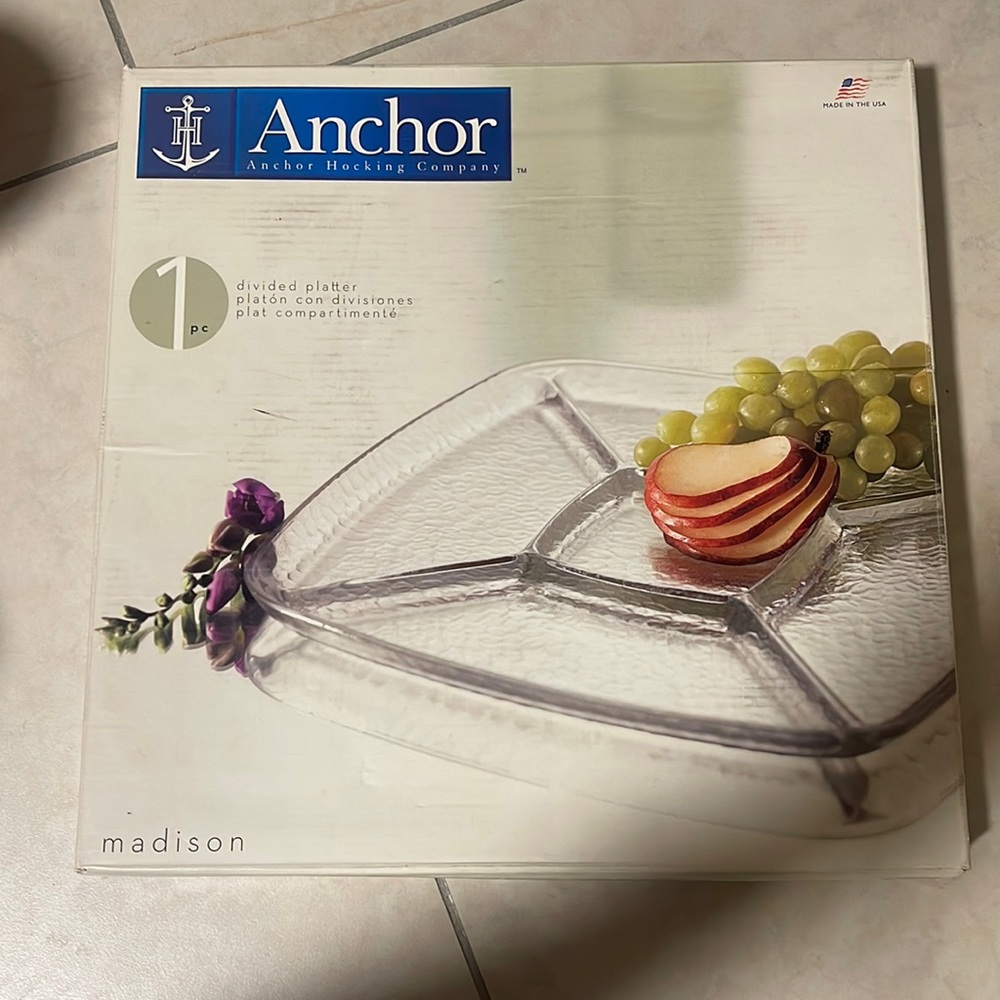 Glass tray perfect for parties and dinners
